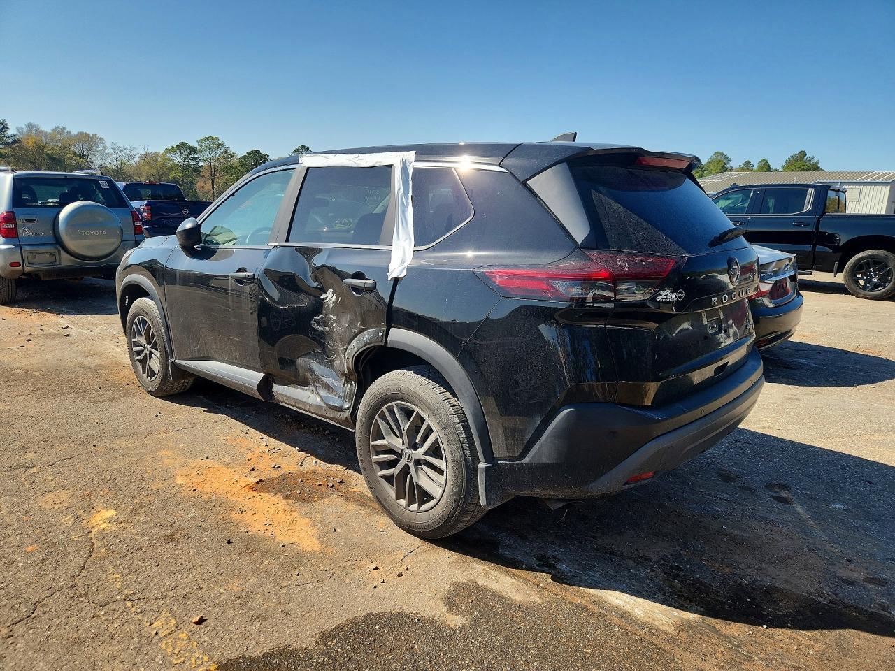 2023 Nissan Rogue S - zdjęcie 2