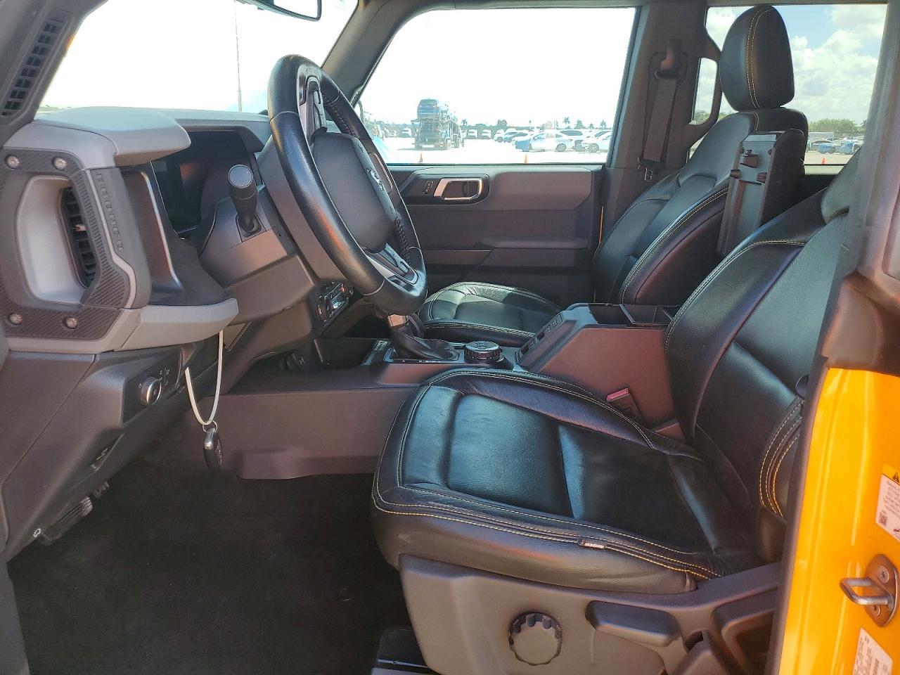 2022 Ford Bronco Base - zdjęcie 7