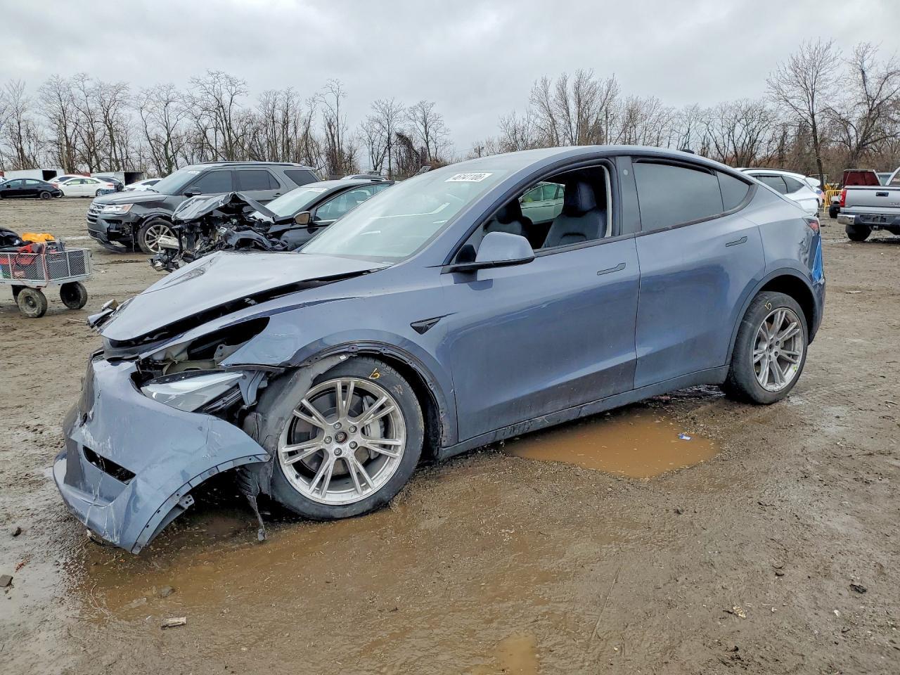 2023 Tesla Model Y - zdjęcie główne