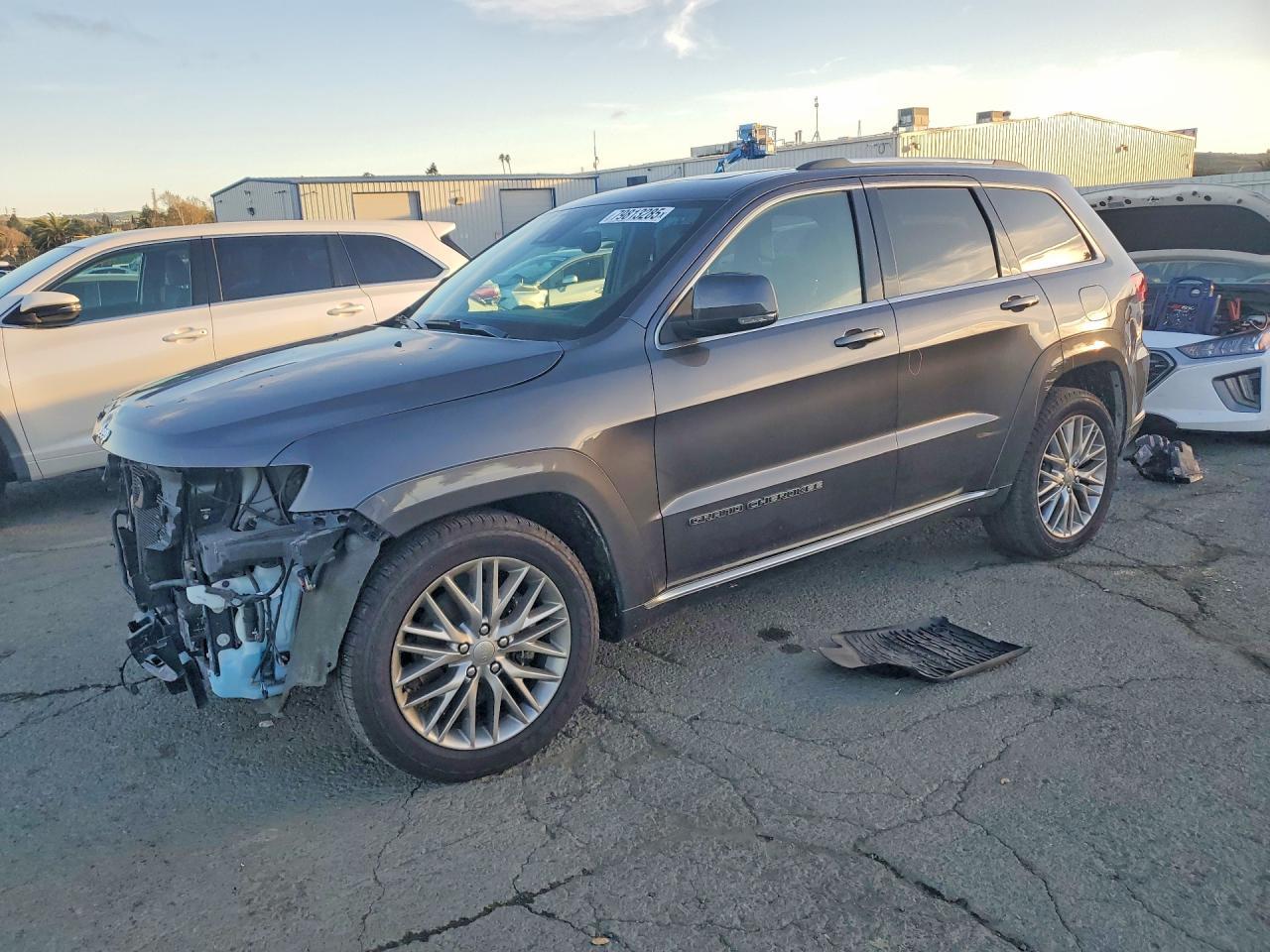 2017 Jeep Grand Cherokee Summit - zdjęcie główne