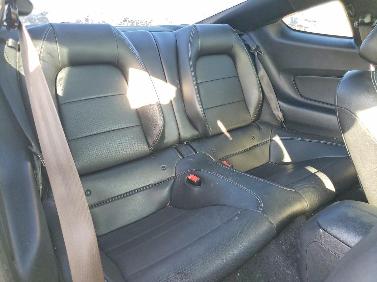 2019 Ford Mustang - zdjęcie 10