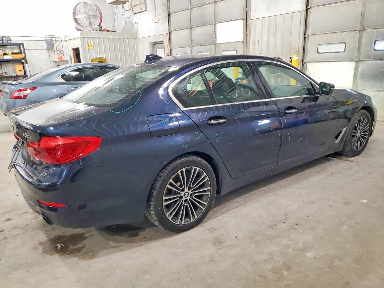 2018 BMW 530 Xi - zdjęcie 3