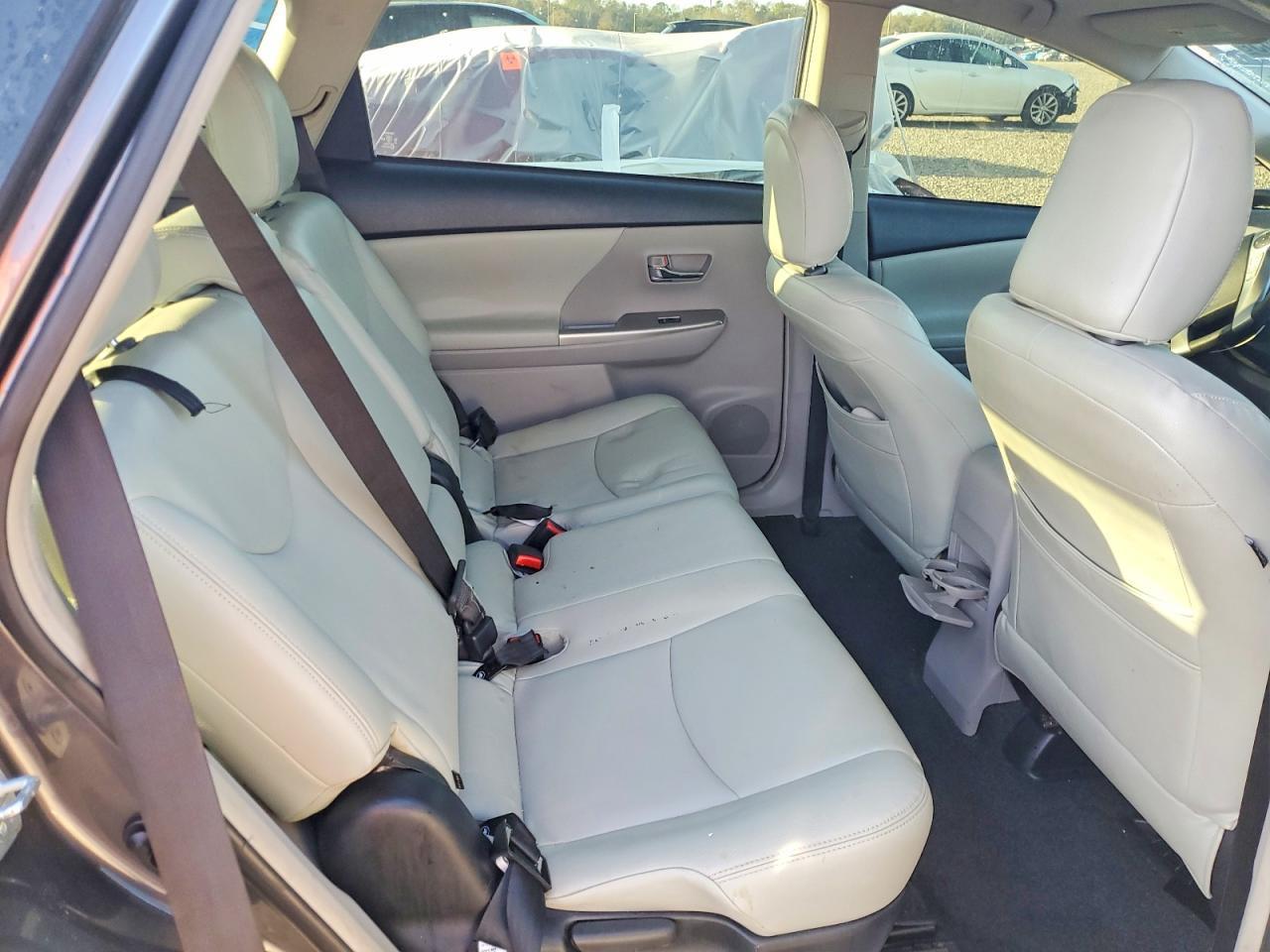 2015 Toyota Prius V Three - zdjęcie 10