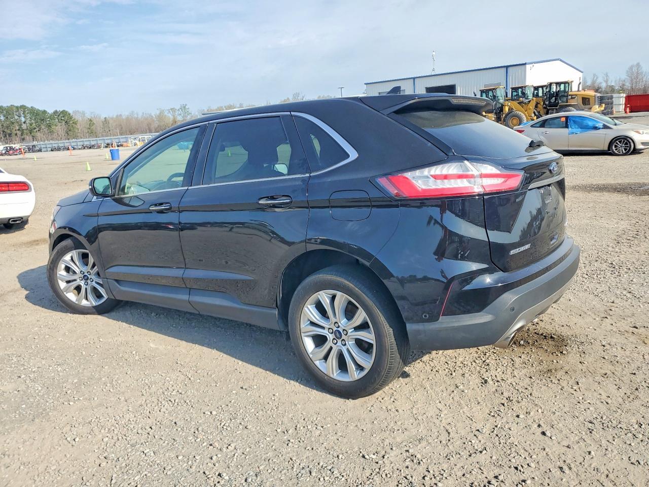 2020 Ford Edge Titanium - zdjęcie 2