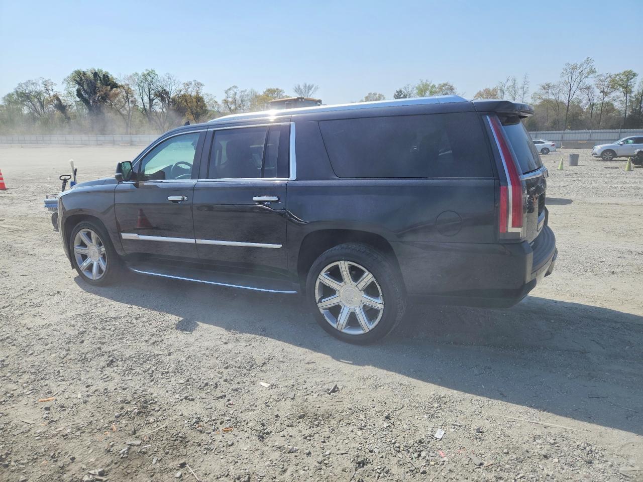 2018 Cadillac Escalade Esv Luxury - zdjęcie 2