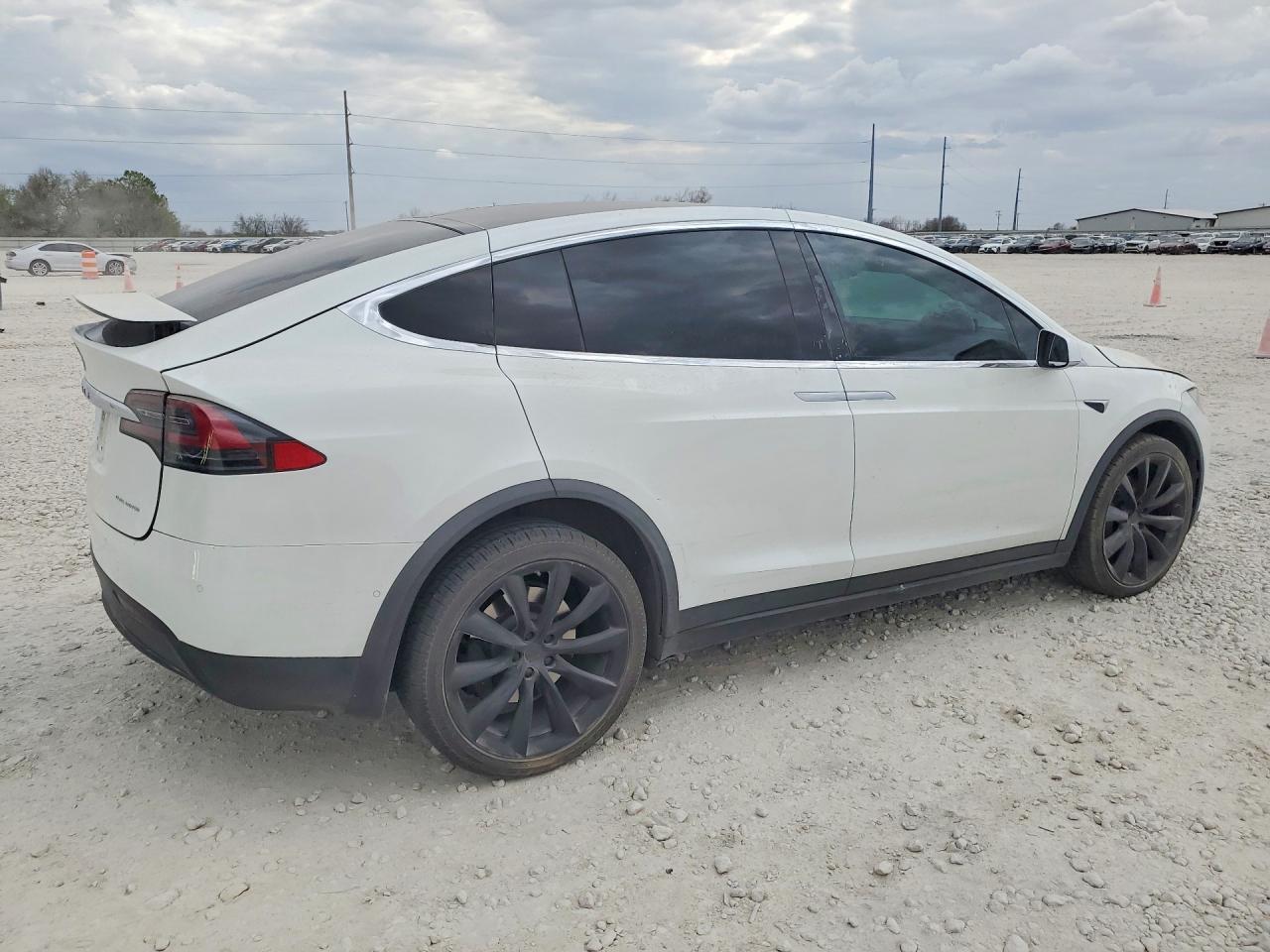 2020 Tesla Model X - zdjęcie 3
