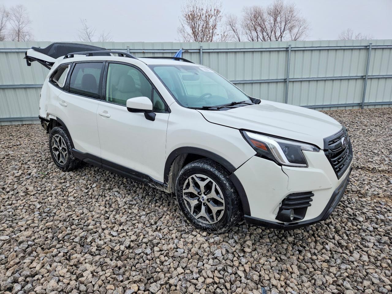 2024 Subaru Forester Premium - zdjęcie 4