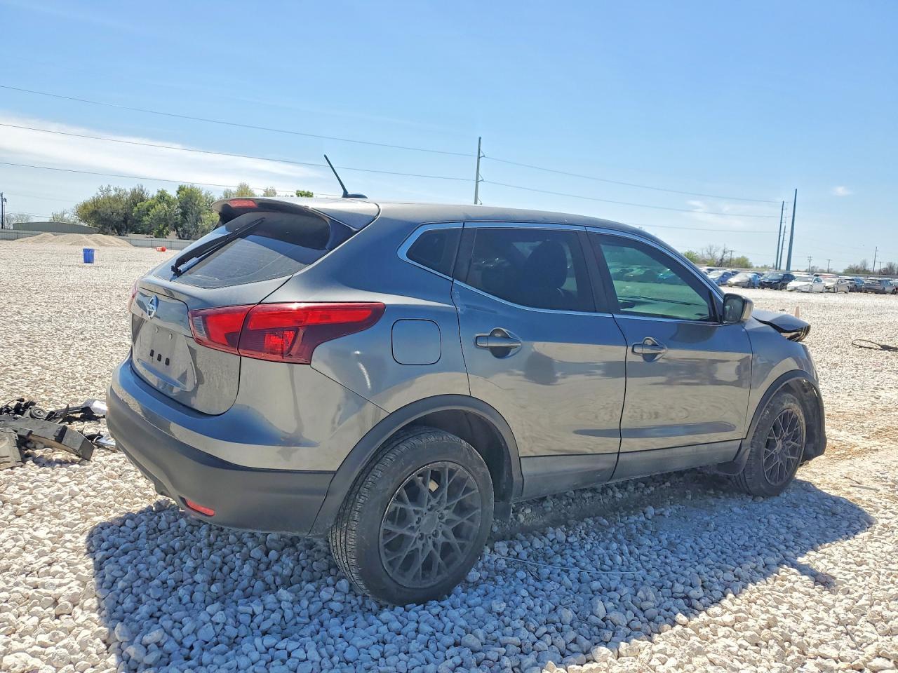 2018 Nissan Rogue Sport S - zdjęcie 3