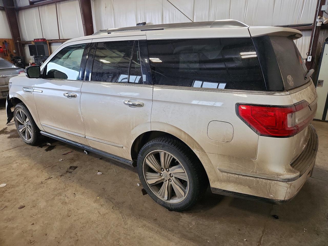 2019 Lincoln Navigator Reserve - zdjęcie 2