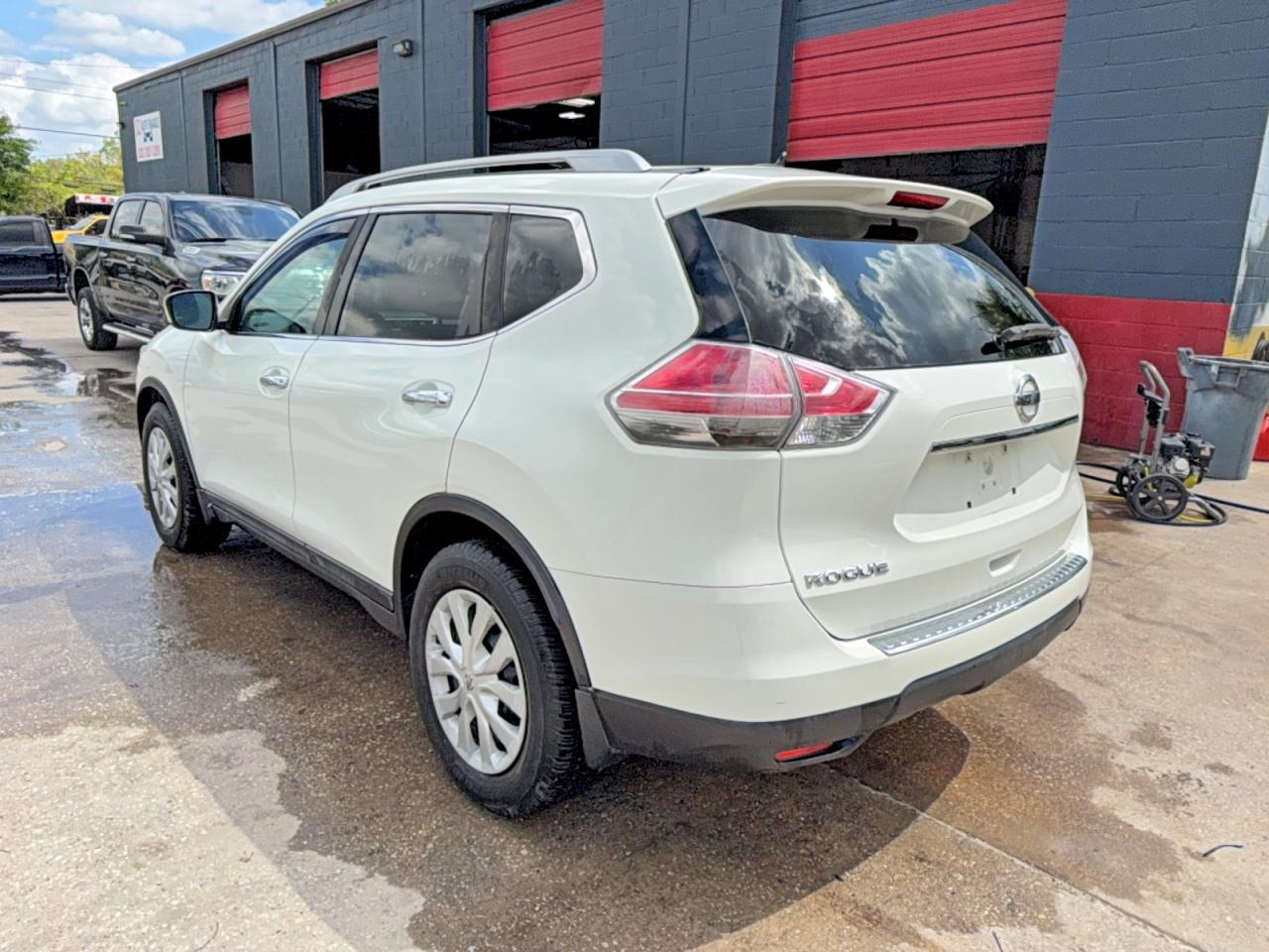 2016 Nissan Rogue S - zdjęcie 3