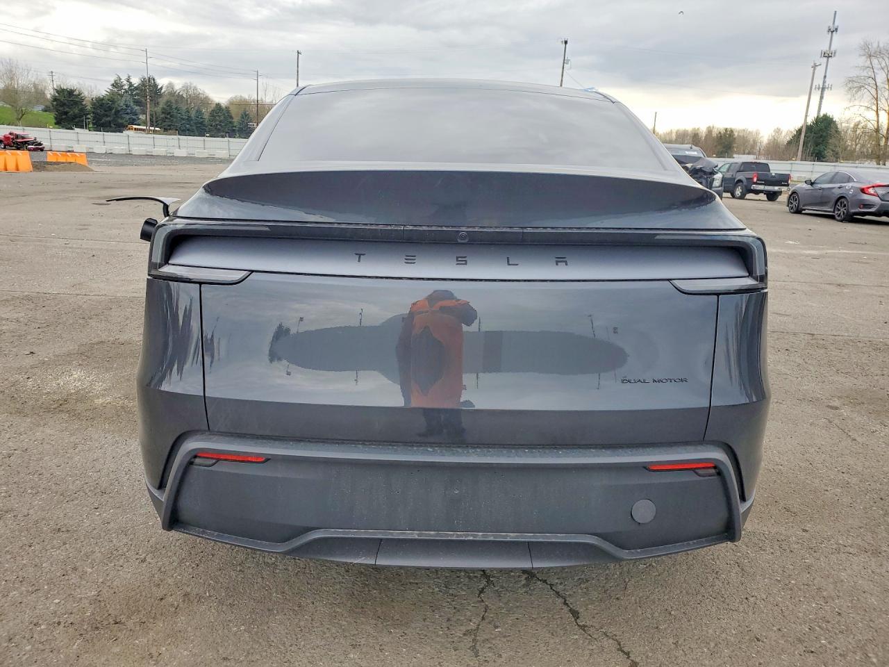 2026 Tesla Model Y - zdjęcie 6