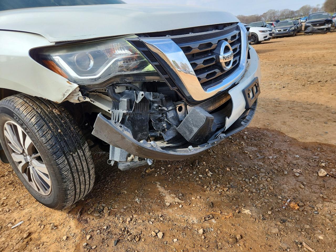 2017 Nissan Pathfinder Sl - zdjęcie 13