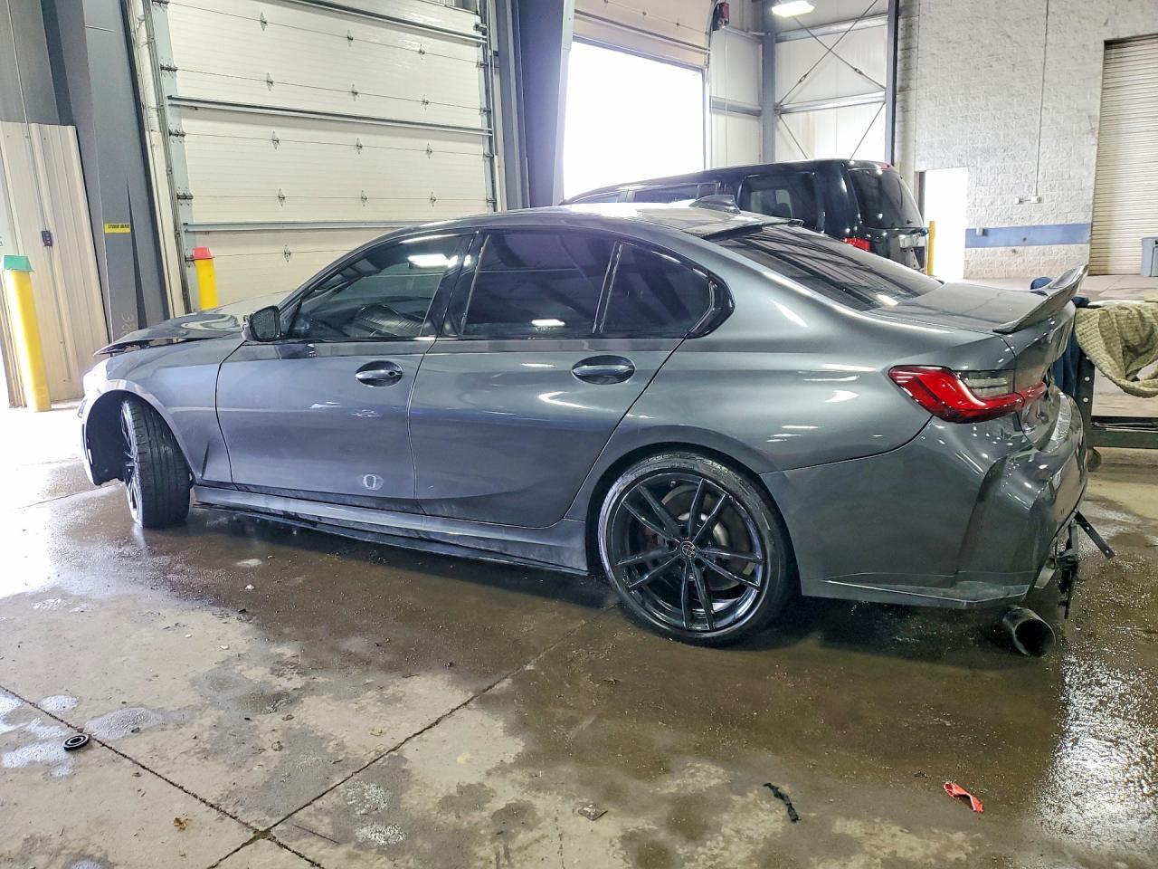 2022 BMW Seria 3 330i - zdjęcie 2