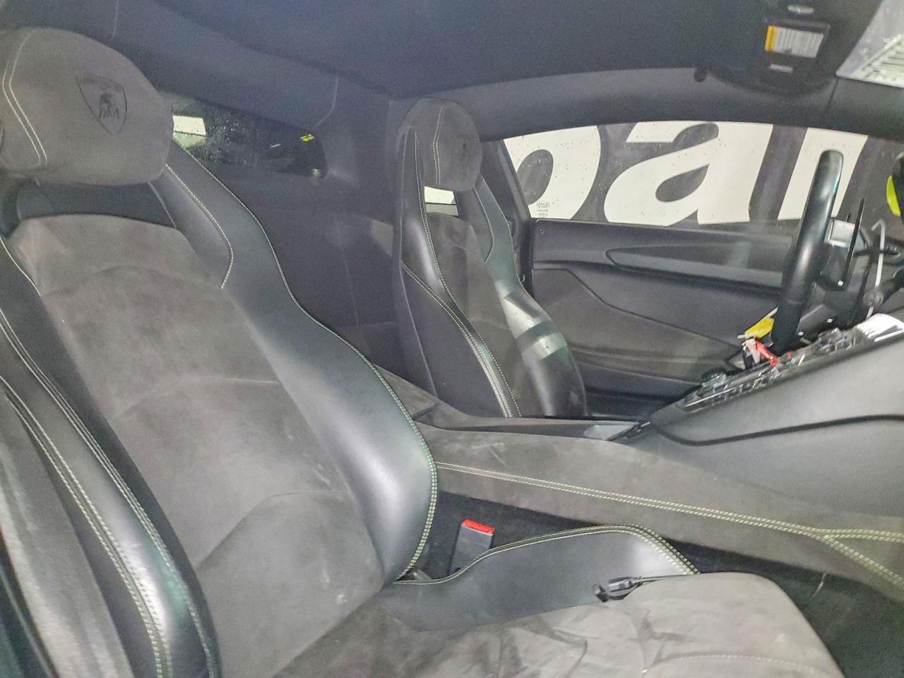 2014 Lamborghini Aventador - zdjęcie 10
