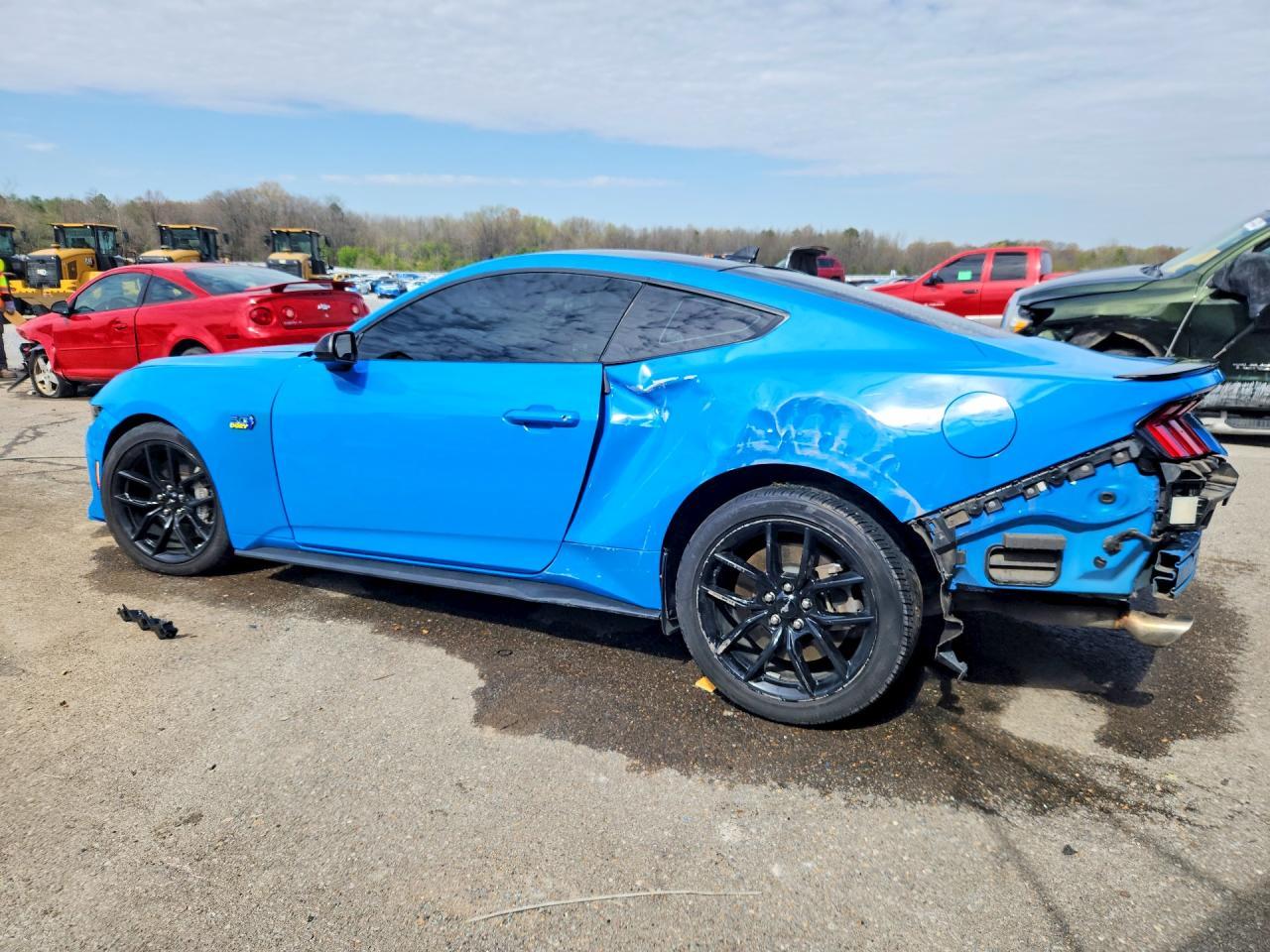 Ford Mustang - zdjęcie 2