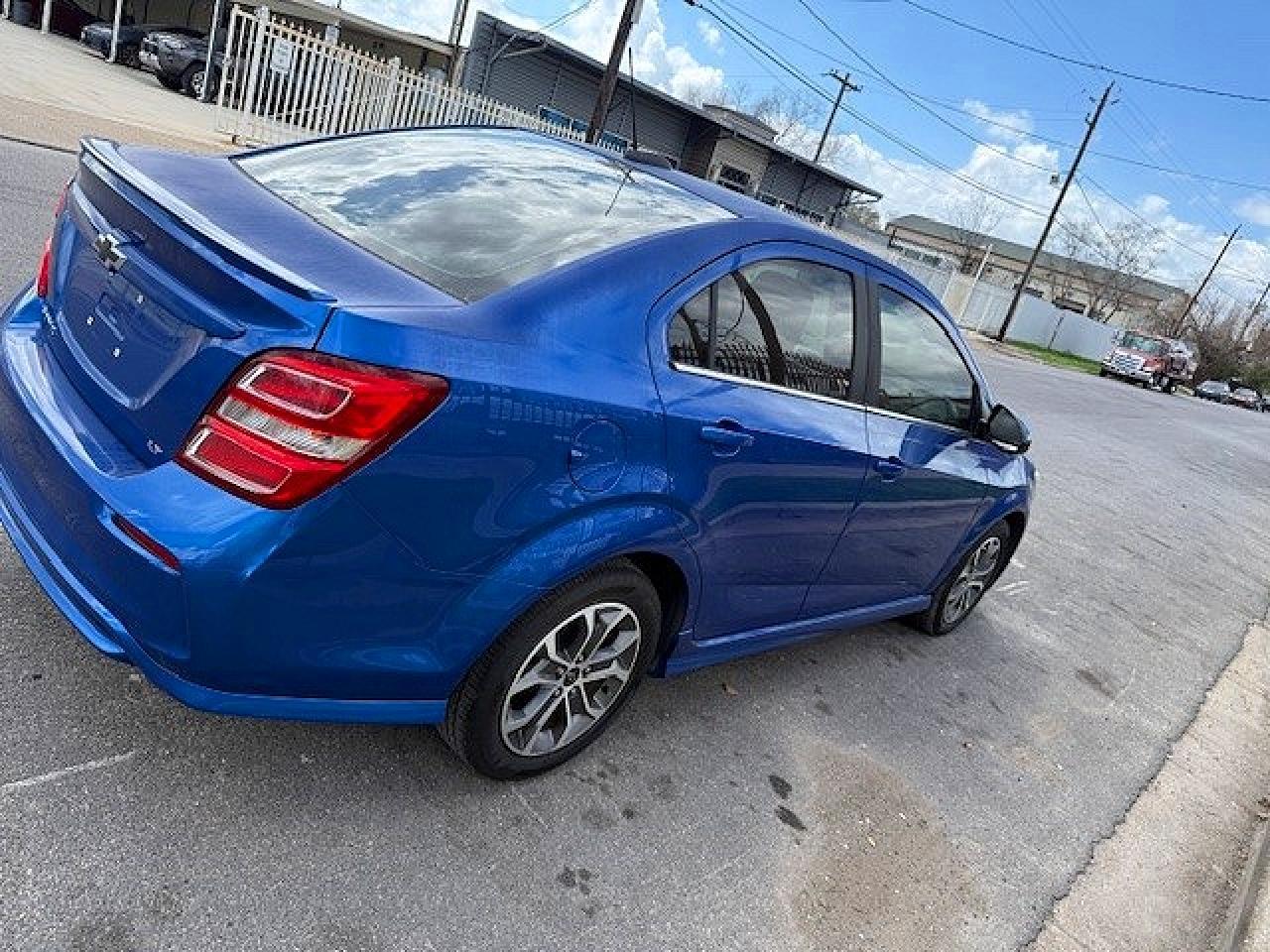 2018 Chevrolet Sonic Lt - zdjęcie 4