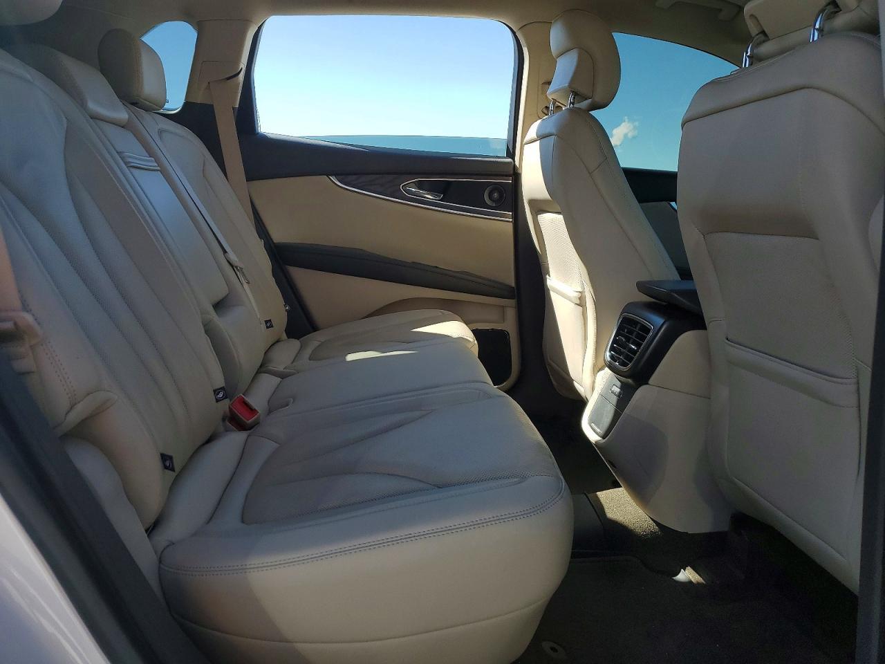 2019 Lincoln Nautilus Reserve - zdjęcie 10