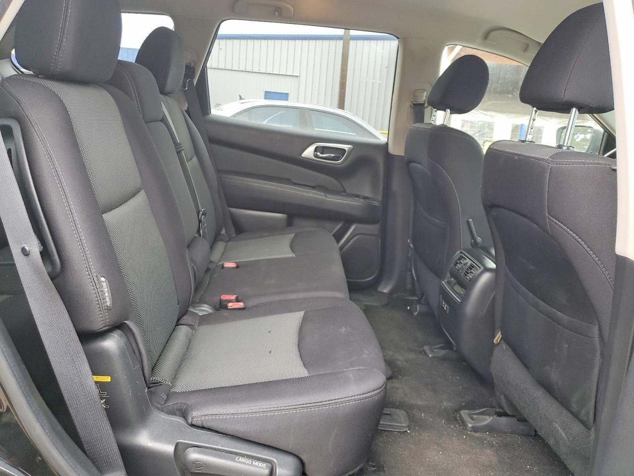 2019 Nissan Pathfinder S - zdjęcie 11