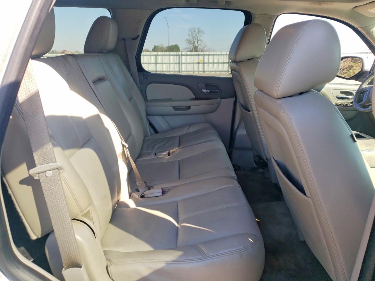 2014 Chevrolet Tahoe C1500 Lt - zdjęcie 11