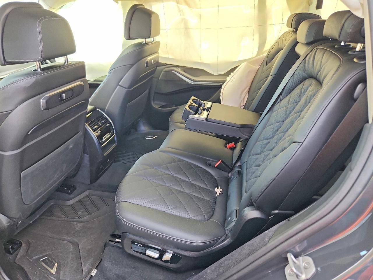 2025 BMW X7 xDrive40I - zdjęcie 13