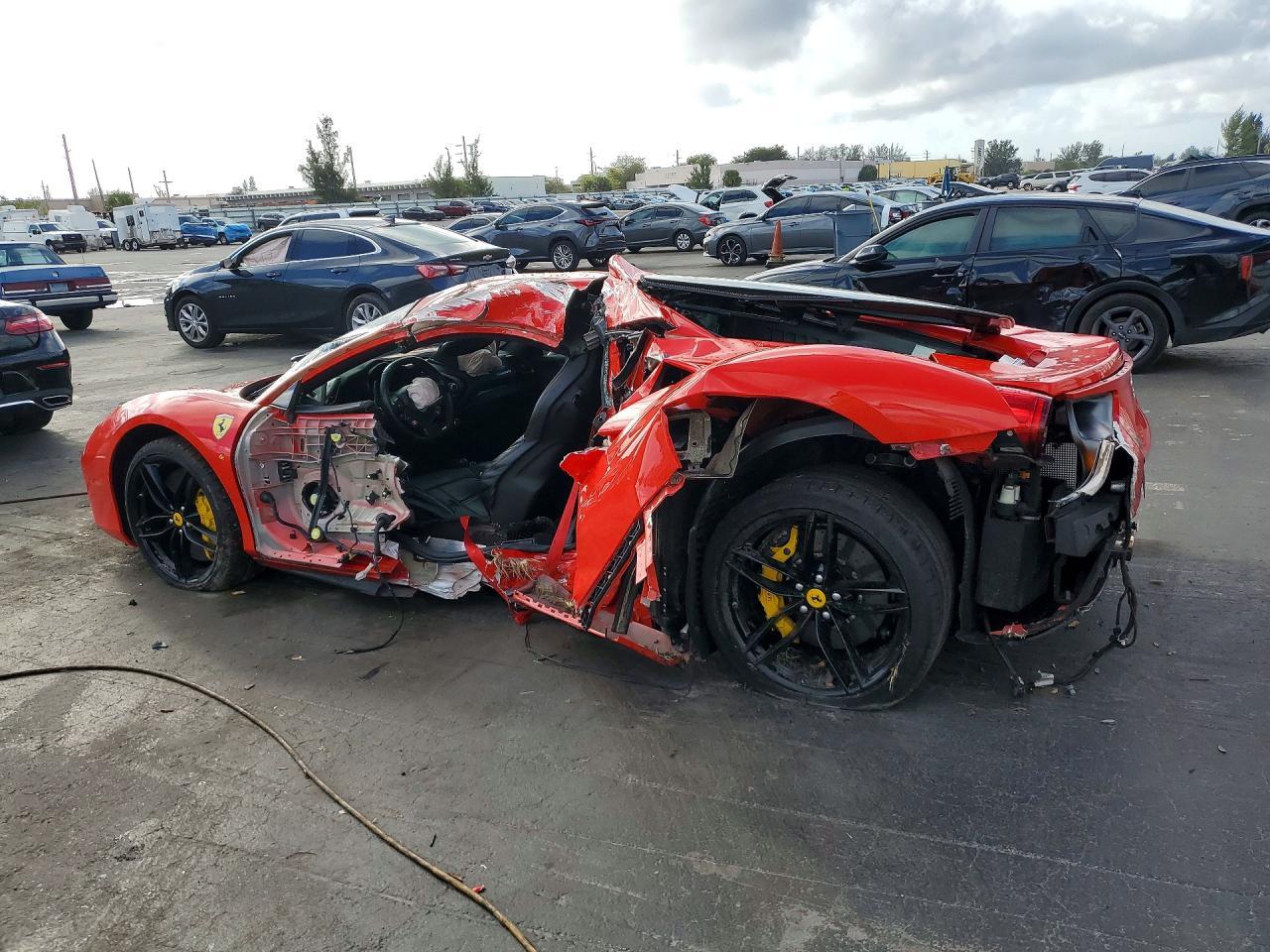 2016 Ferrari 488 Gtb - zdjęcie 2