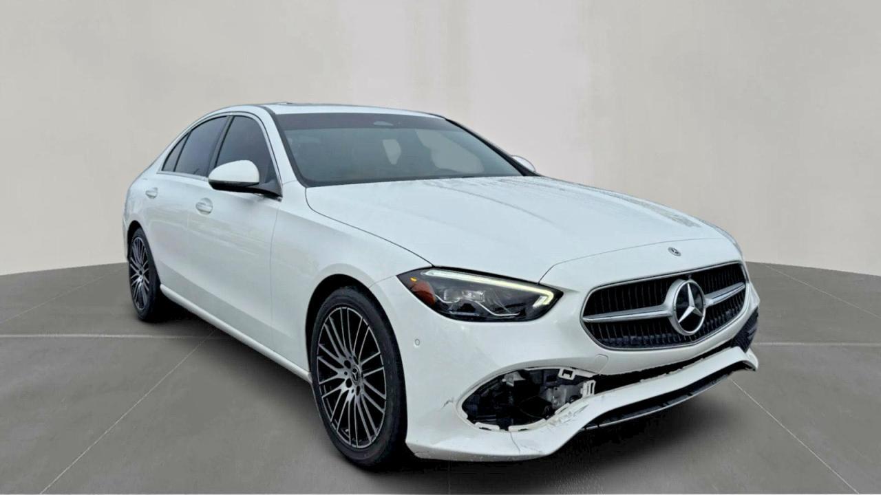 2022 Mercedes-Benz C 300 - zdjęcie główne