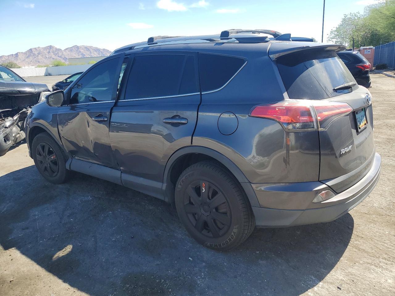 2017 Toyota Rav4 Le - zdjęcie 2