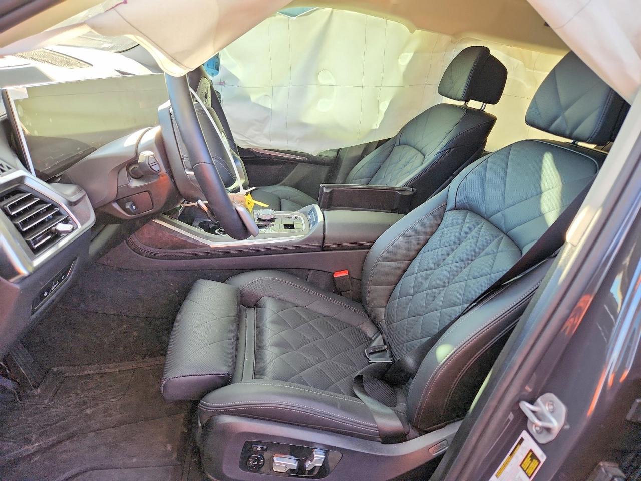 2025 BMW X7 xDrive40I - zdjęcie 7