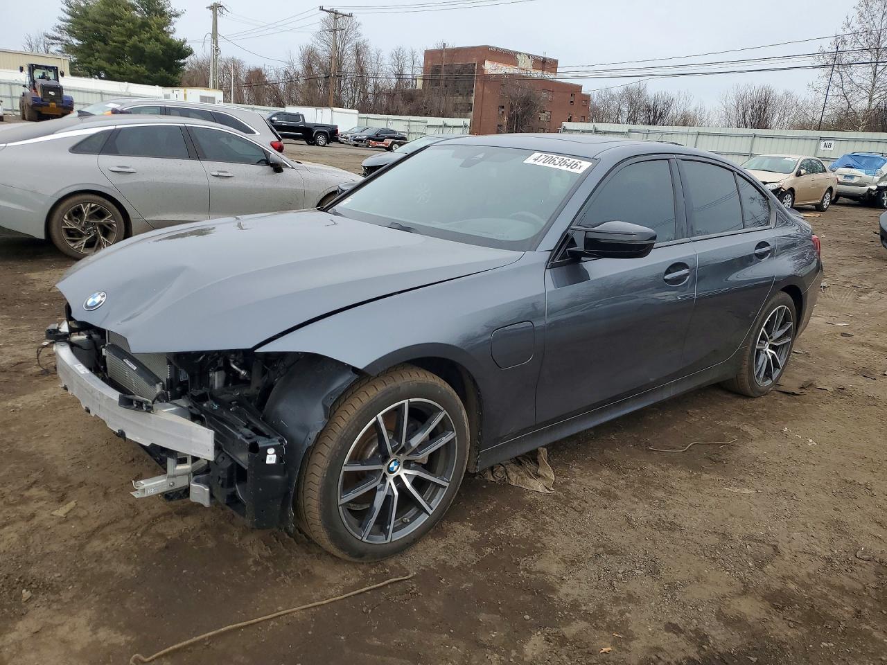 2021 BMW 330Xe - zdjęcie główne
