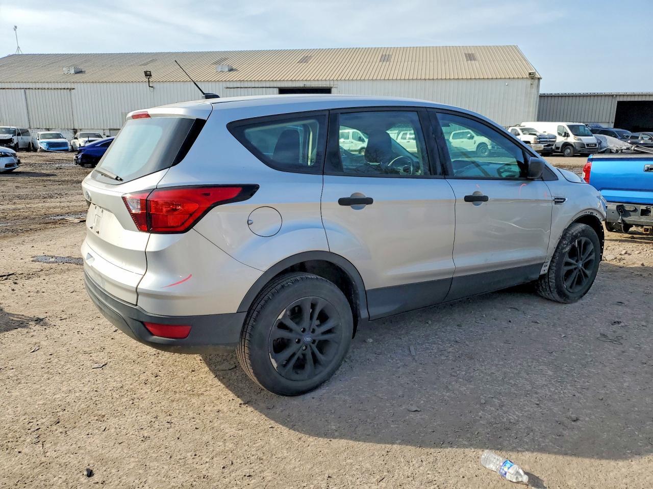 2019 Ford Escape S - zdjęcie 3