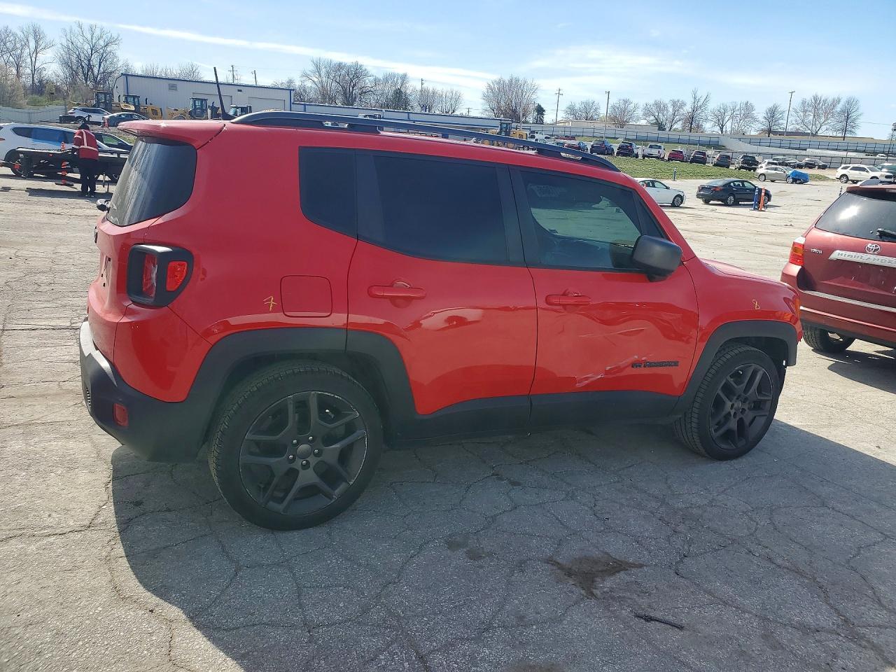 2021 Jeep Renegade Latitude - zdjęcie 3