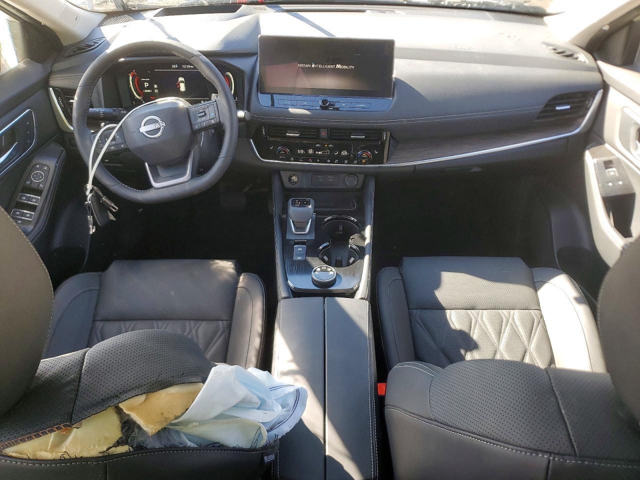 2026 Nissan Rogue Platinum - zdjęcie 8