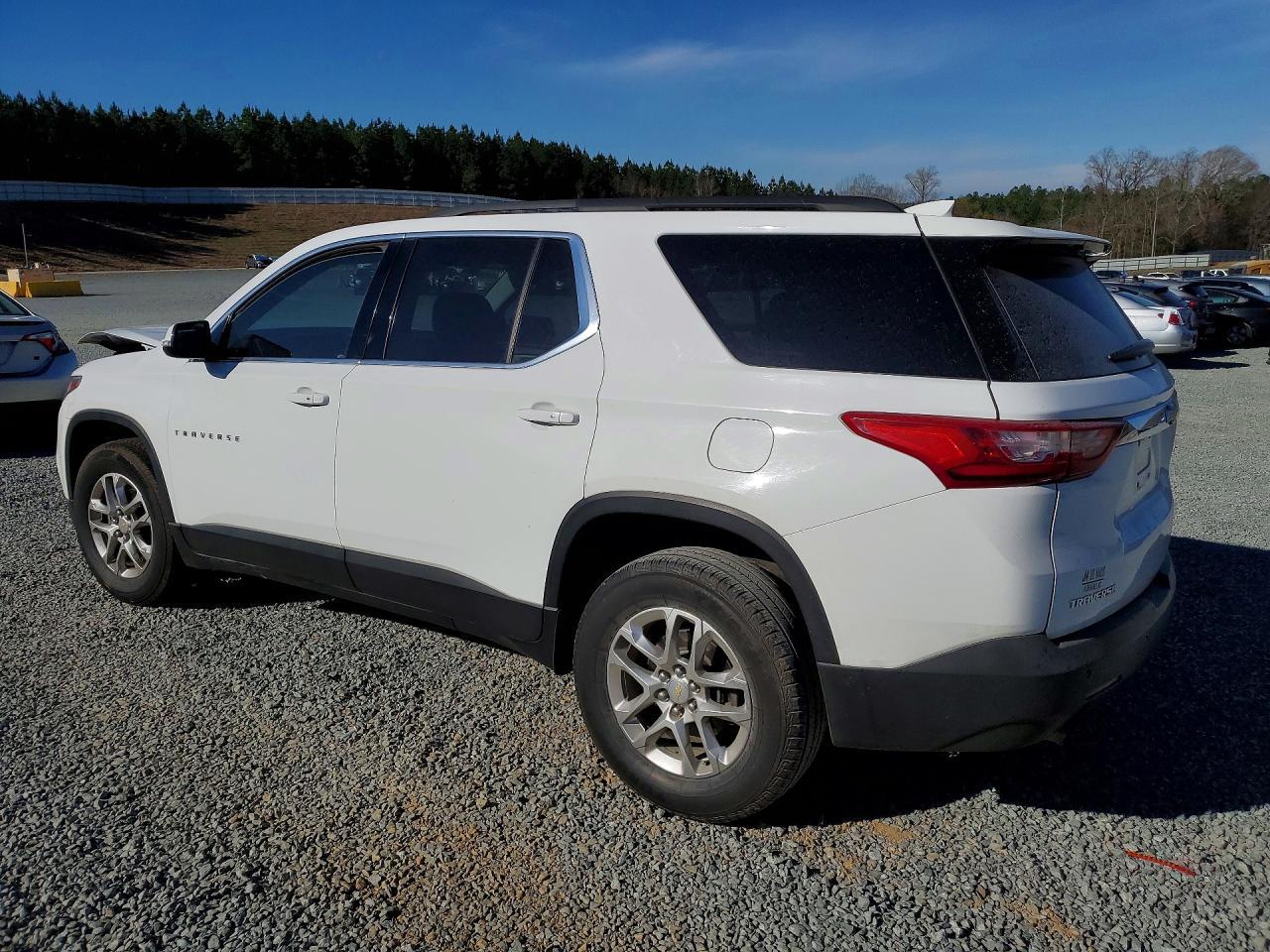 2020 Chevrolet Traverse Lt - zdjęcie 2