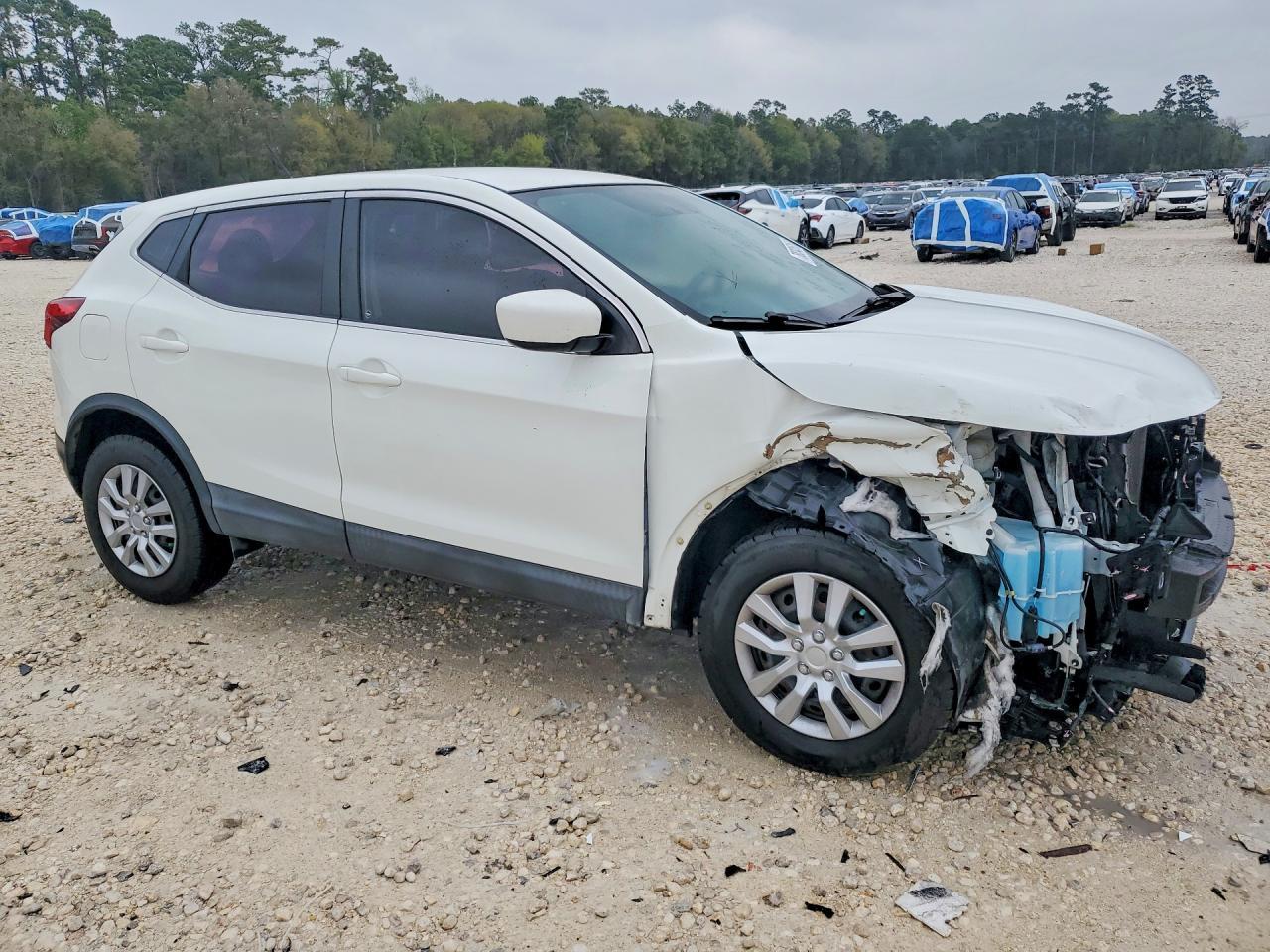 2018 Nissan Rogue Sport S - zdjęcie 4