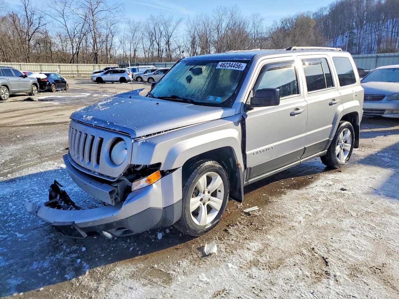 2016 Jeep Patriot Latitude - zdjęcie główne