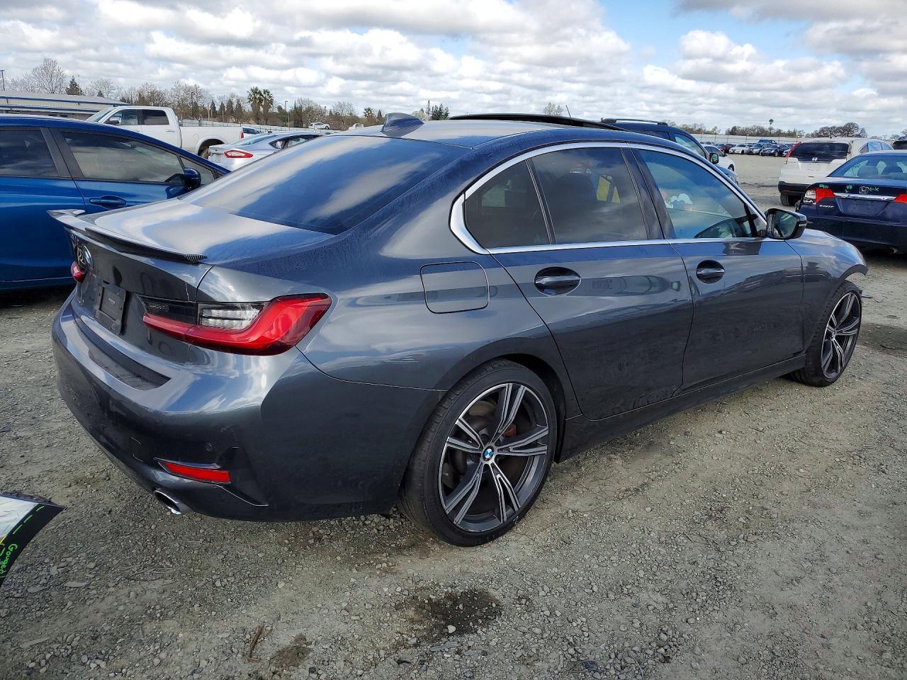 2021 BMW Motorrad 330I - zdjęcie 3