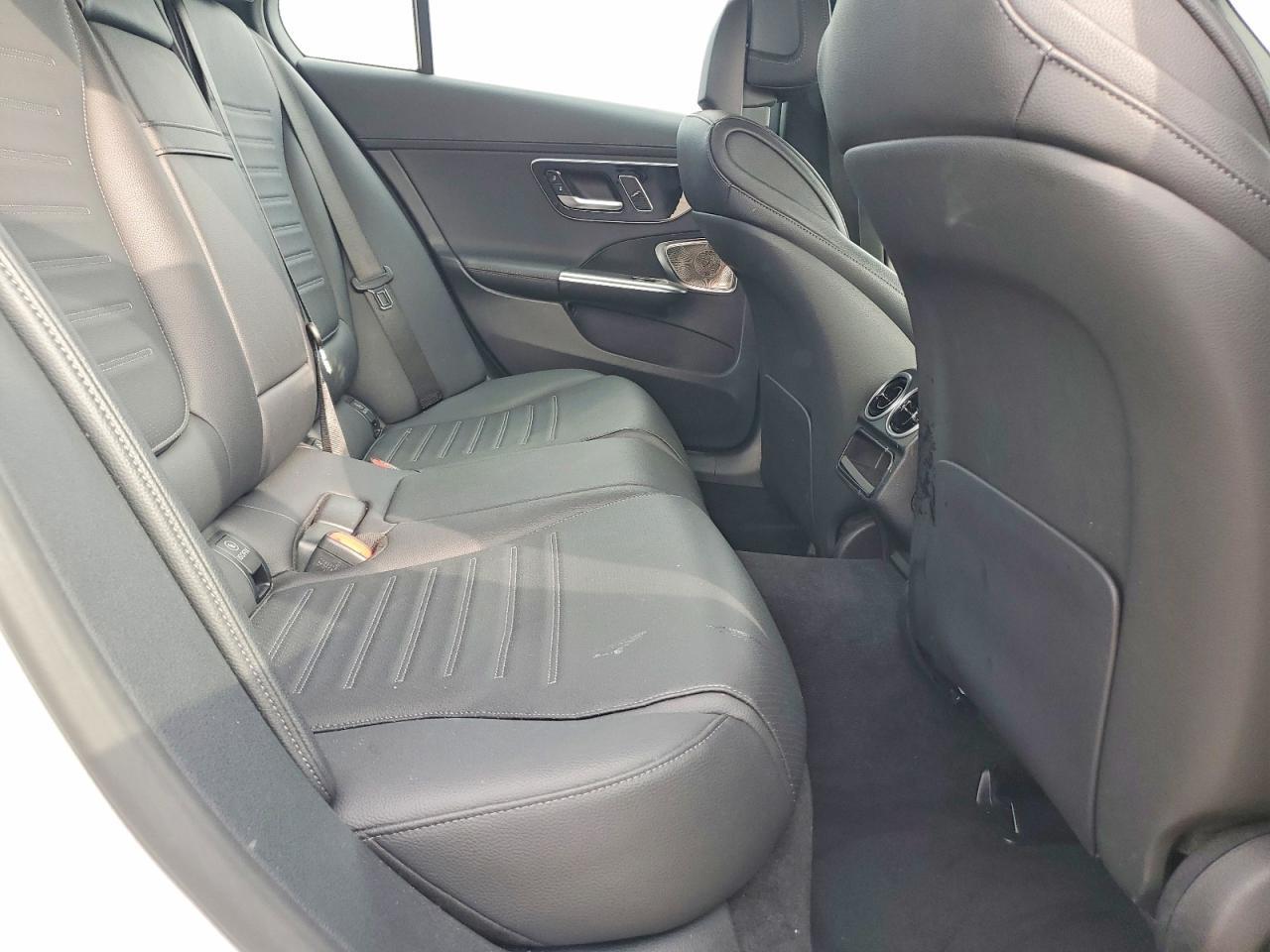 2023 Mercedes-Benz C 300 - zdjęcie 10