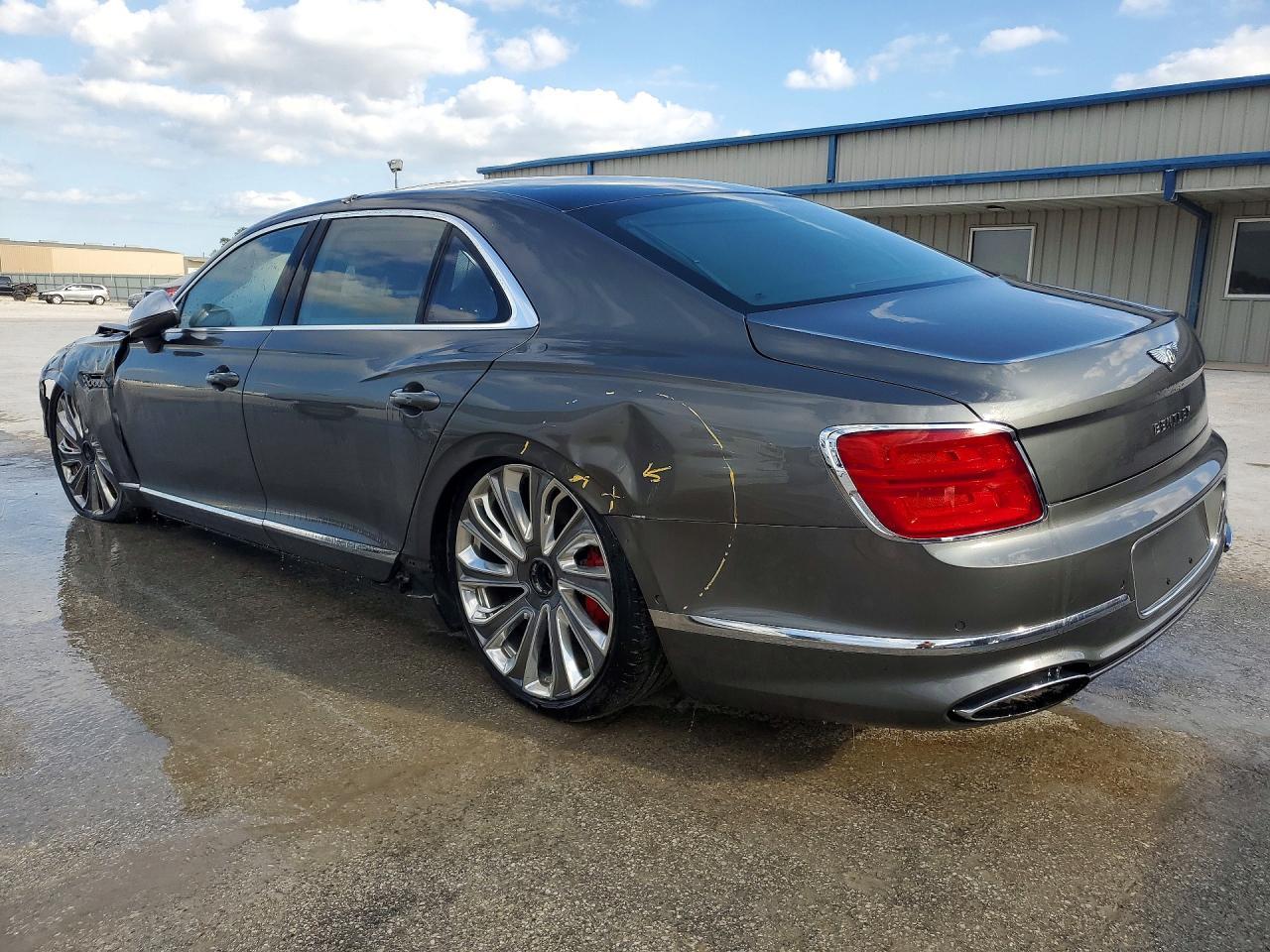 2023 Bentley Flying Spur - zdjęcie 2