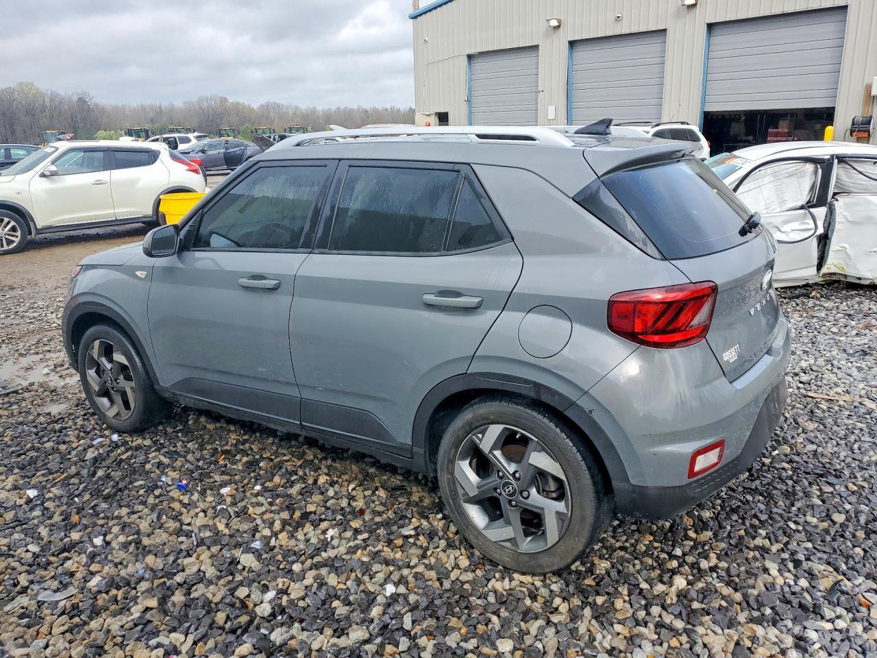 2022 Hyundai Venue Sel - zdjęcie 2