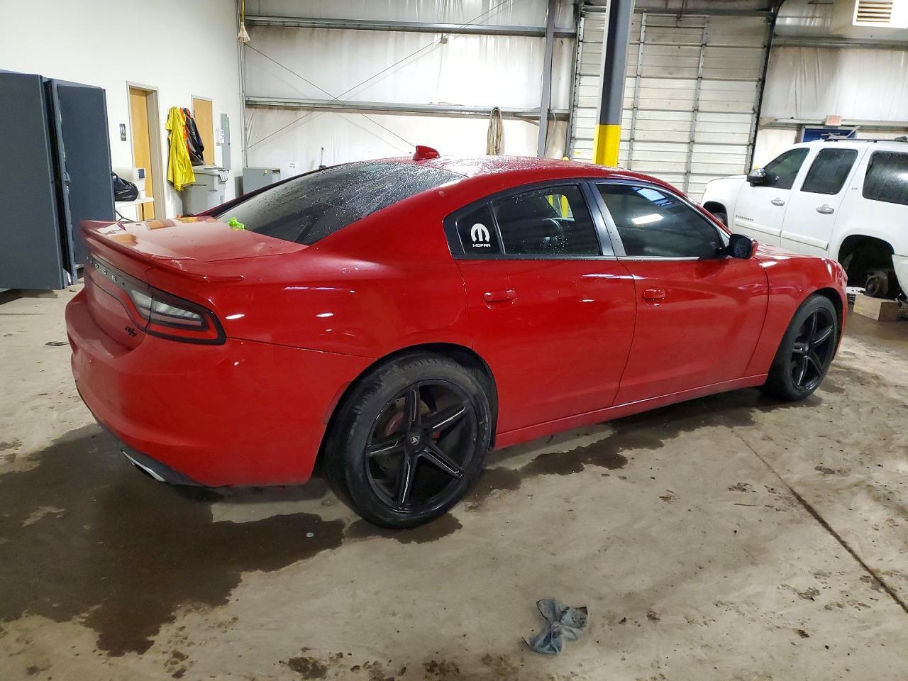 2016 Dodge Charger R - zdjęcie 3