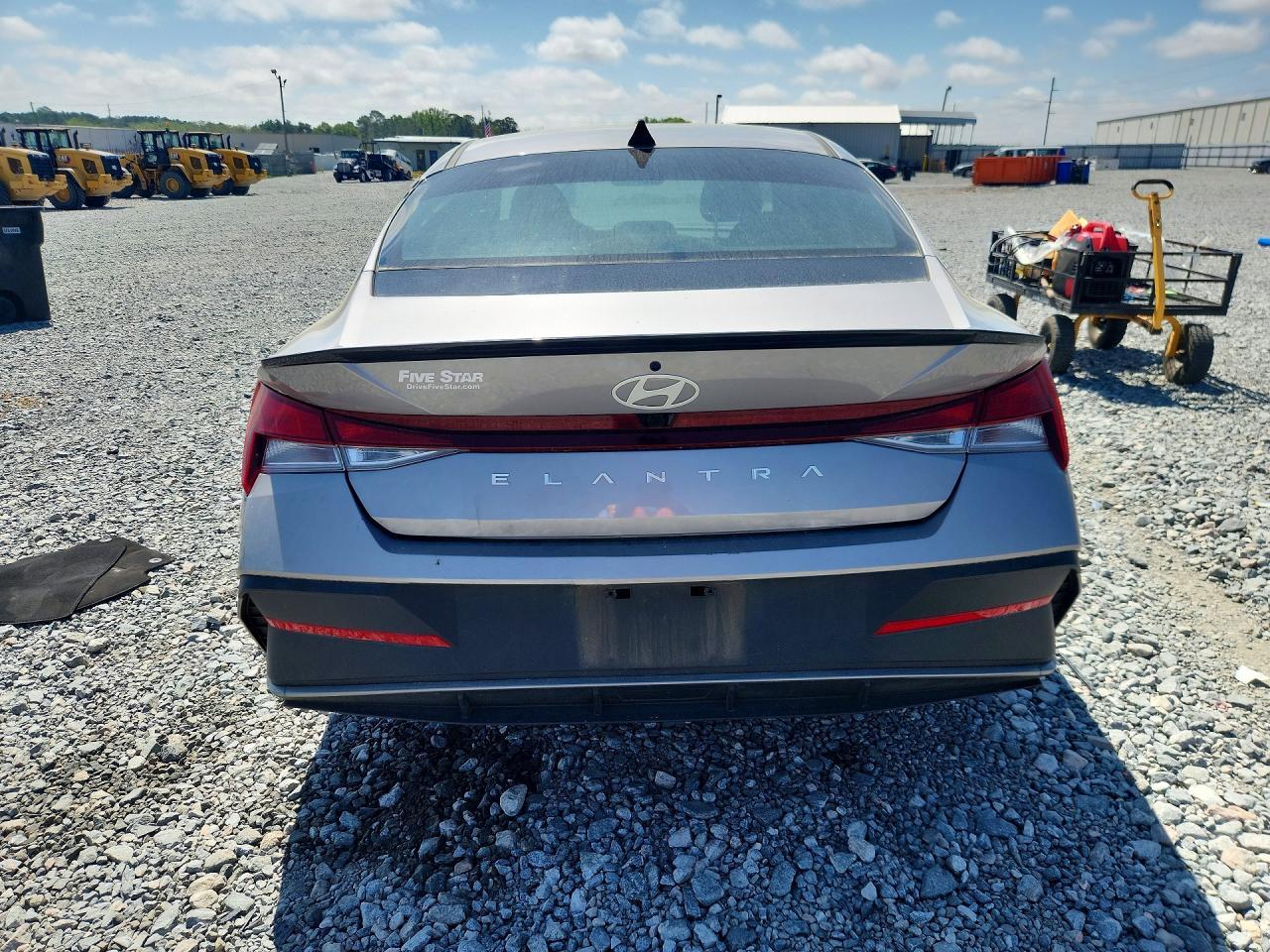 2025 Hyundai Elantra Sel Sport - zdjęcie 6