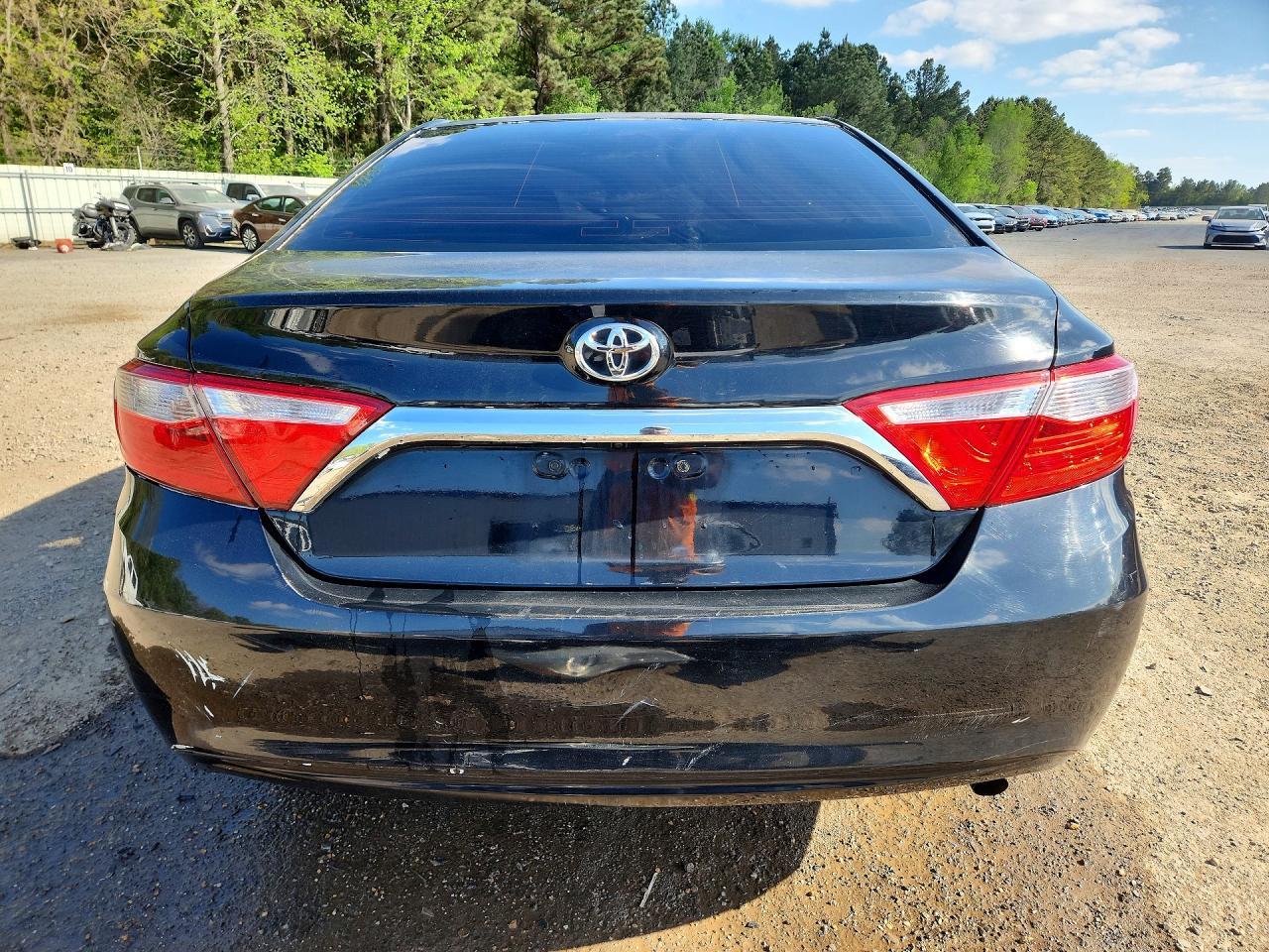 2016 Toyota Camry Le - zdjęcie 6
