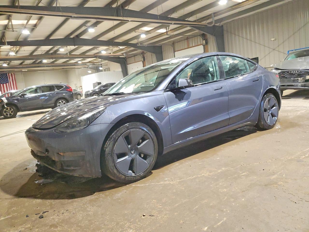2023 Tesla Model 3 - zdjęcie główne