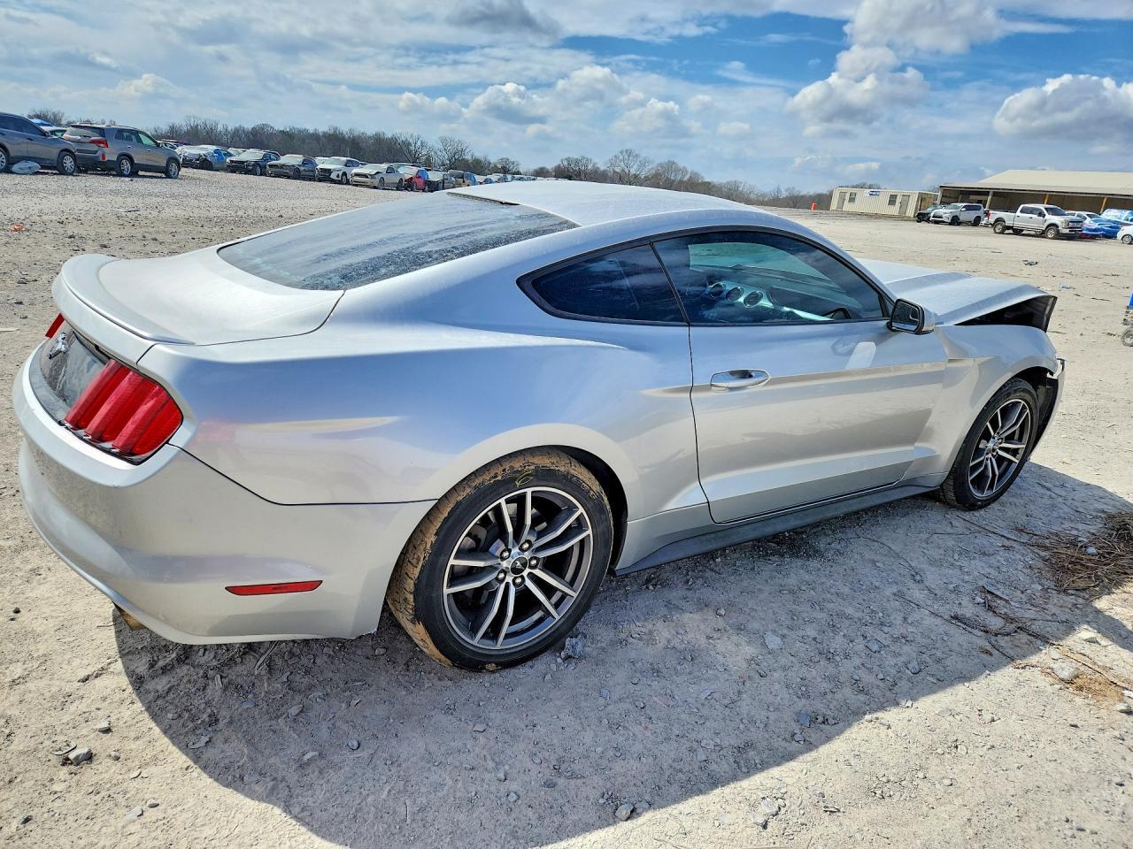 2017 Ford Mustang - zdjęcie 3