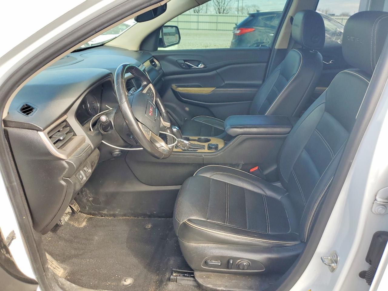 2019 GMC Acadia Denali - zdjęcie 7