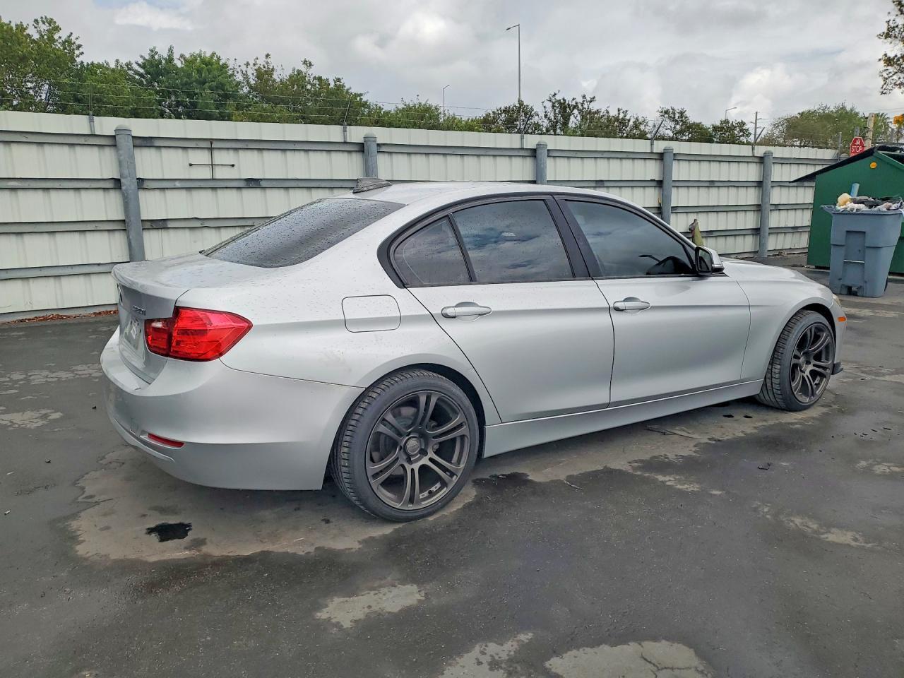 2015 BMW 320 I - zdjęcie 3