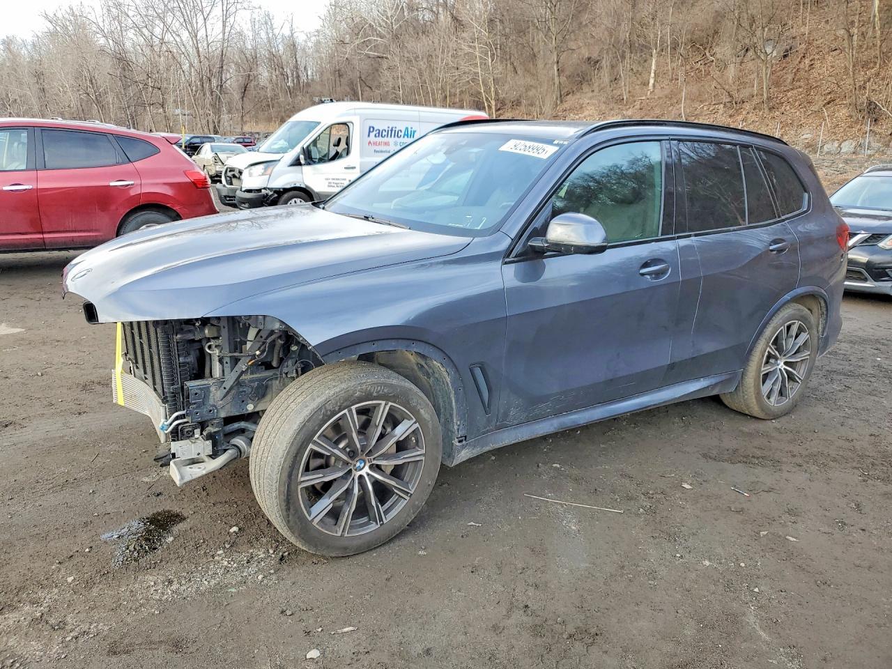2021 BMW X5 xDrive40I - zdjęcie główne