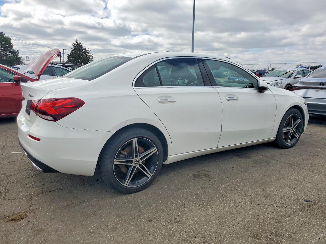 2021 Mercedes-Benz A 220 4Matic - zdjęcie 3