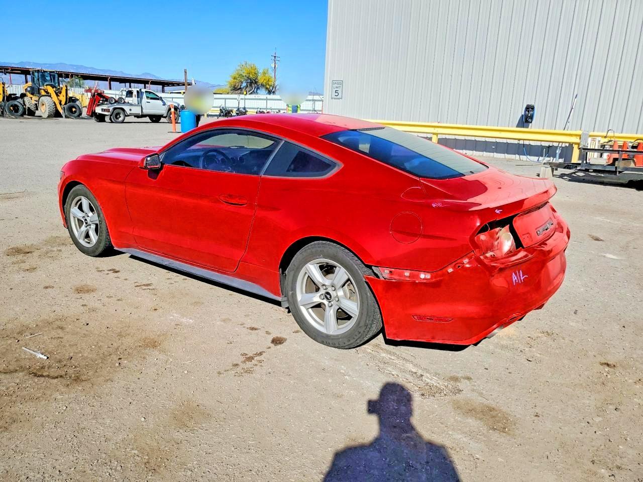 2016 Ford Mustang - zdjęcie 2