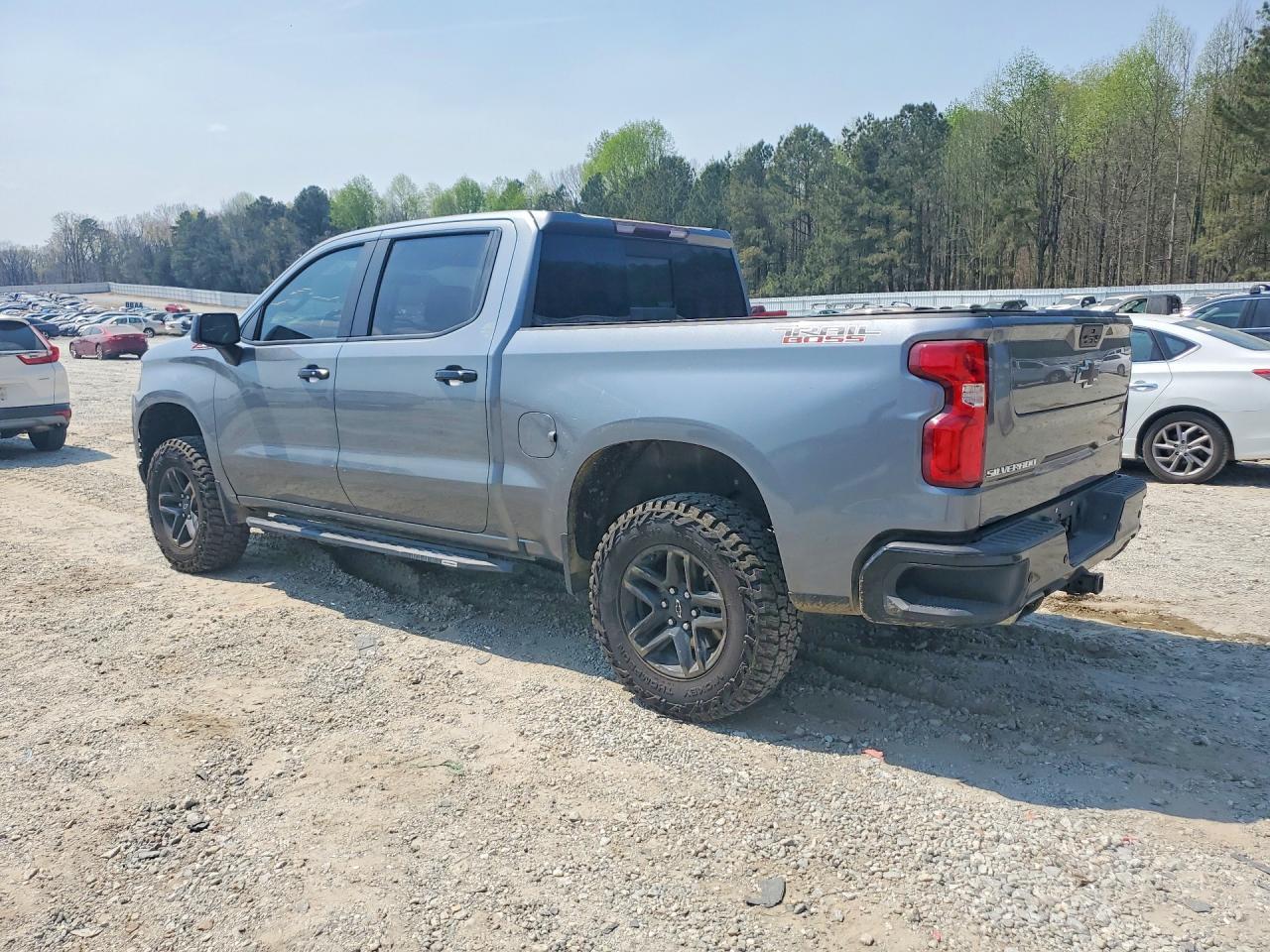2021 Chevrolet Silverado K1500 Lt Trail Boss - zdjęcie 2